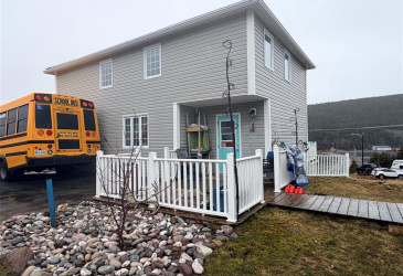 11 SOUTHERN COVE ROAD, CHAPEL ARM, Newfoundland, Canada A0B 1L0, ,1 BathroomBathrooms,Residential,For Sale,SOUTHERN COVE ROAD,6163