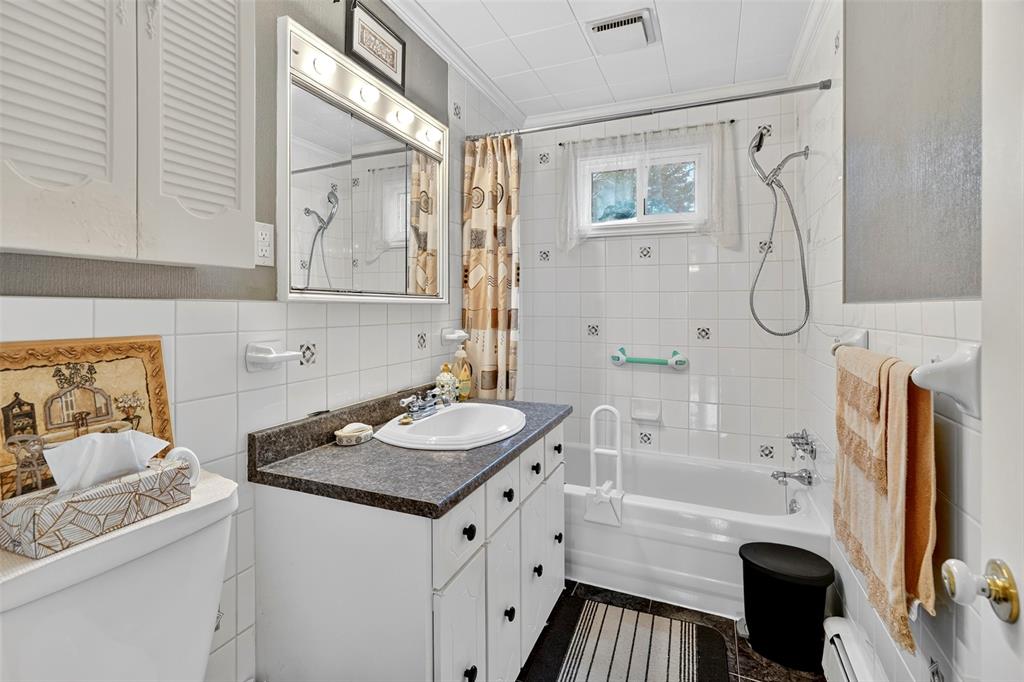 218 GEORGE MERCER DRIVE, BAY ROBERTS, Newfoundland, Canada A0A 1X0, ,1 BathroomBathrooms,Residential,For Sale,GEORGE MERCER DRIVE,6166