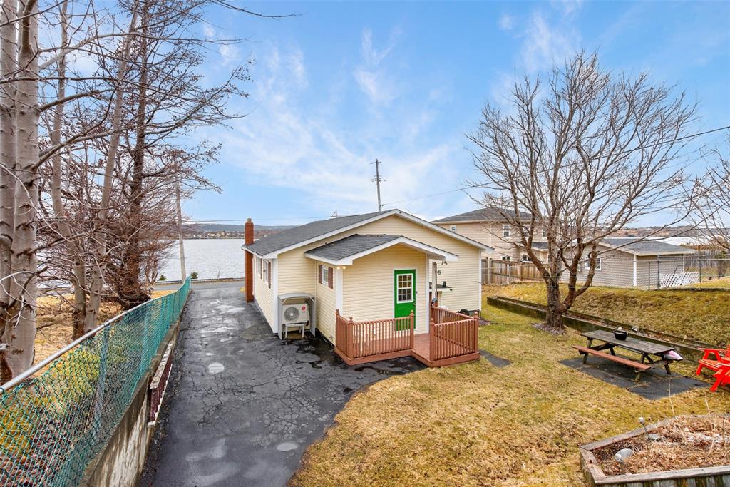 218 GEORGE MERCER DRIVE, BAY ROBERTS, Newfoundland, Canada A0A 1X0, ,1 BathroomBathrooms,Residential,For Sale,GEORGE MERCER DRIVE,6166