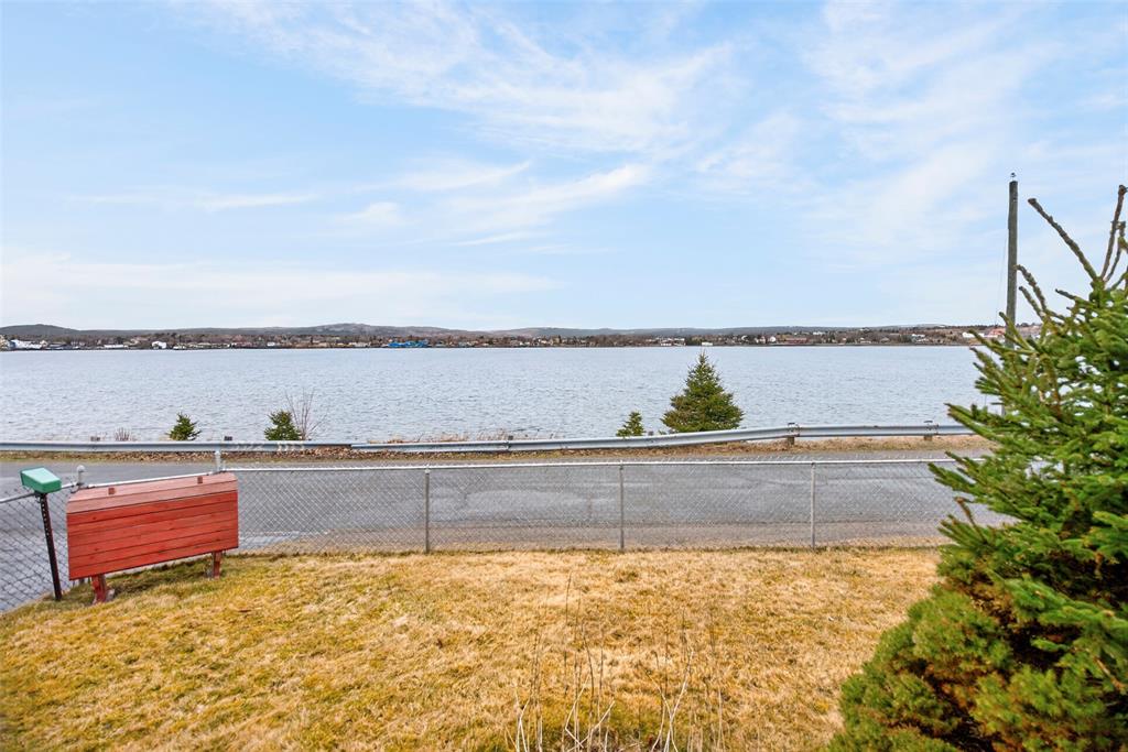 218 GEORGE MERCER DRIVE, BAY ROBERTS, Newfoundland, Canada A0A 1X0, ,1 BathroomBathrooms,Residential,For Sale,GEORGE MERCER DRIVE,6166