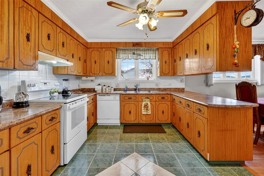 218 GEORGE MERCER DRIVE, BAY ROBERTS, Newfoundland, Canada A0A 1X0, ,1 BathroomBathrooms,Residential,For Sale,GEORGE MERCER DRIVE,6166