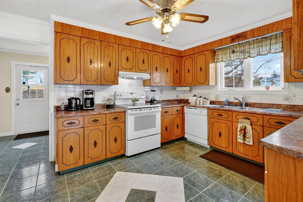 218 GEORGE MERCER DRIVE, BAY ROBERTS, Newfoundland, Canada A0A 1X0, ,1 BathroomBathrooms,Residential,For Sale,GEORGE MERCER DRIVE,6166