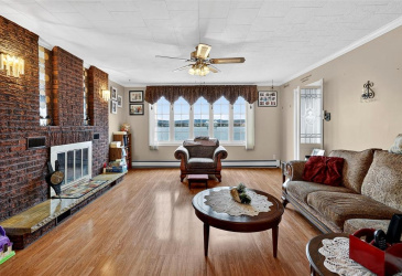 218 GEORGE MERCER DRIVE, BAY ROBERTS, Newfoundland, Canada A0A 1X0, ,1 BathroomBathrooms,Residential,For Sale,GEORGE MERCER DRIVE,6166