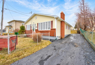 218 GEORGE MERCER DRIVE, BAY ROBERTS, Newfoundland, Canada A0A 1X0, ,1 BathroomBathrooms,Residential,For Sale,GEORGE MERCER DRIVE,6166