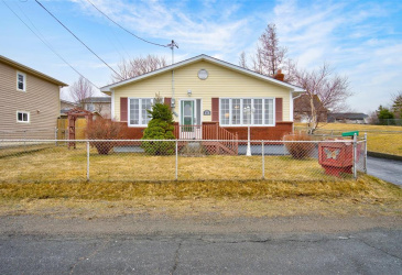 218 GEORGE MERCER DRIVE, BAY ROBERTS, Newfoundland, Canada A0A 1X0, ,1 BathroomBathrooms,Residential,For Sale,GEORGE MERCER DRIVE,6166