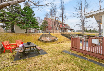 218 GEORGE MERCER DRIVE, BAY ROBERTS, Newfoundland, Canada A0A 1X0, ,1 BathroomBathrooms,Residential,For Sale,GEORGE MERCER DRIVE,6166