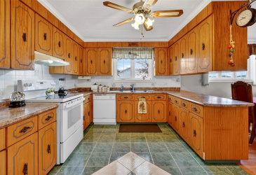 218 GEORGE MERCER DRIVE, BAY ROBERTS, Newfoundland, Canada A0A 1X0, ,1 BathroomBathrooms,Residential,For Sale,GEORGE MERCER DRIVE,6166