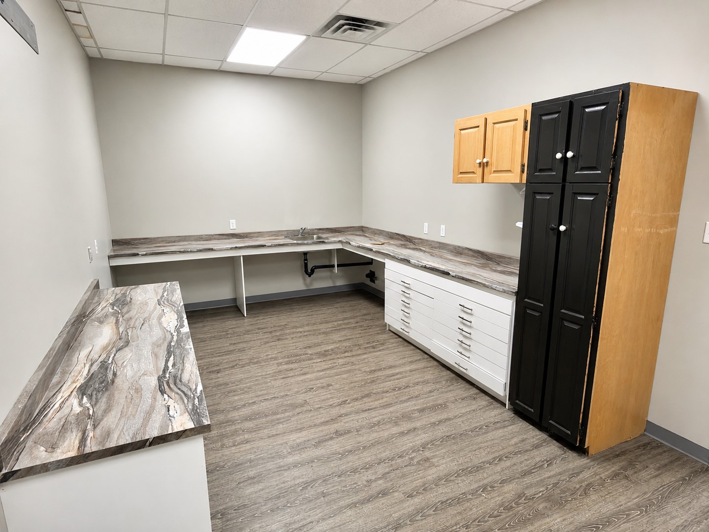 57-59 THOMPSON STREET, CLARENVILLE, Newfoundland, Canada A5A 1Y9, ,0,Commercial,For Rent,THOMPSON STREET,6170