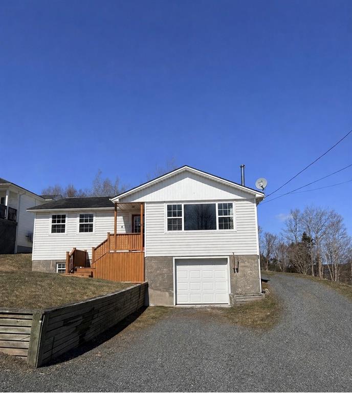 4 STRONGS ROAD, CLARENVILLE, Newfoundland, Canada A5A 1X7, ,1 BathroomBathrooms,Residential,For Sale,STRONGS ROAD,6171
