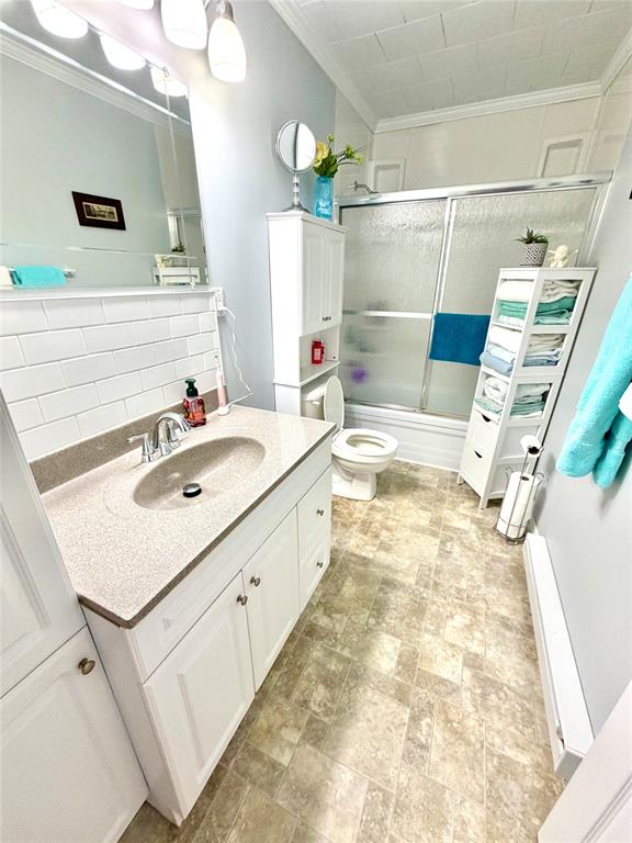 21 MAIN ROAD, HICKMAN'S HARBOUR, Newfoundland, Canada A0C 1P0, ,1 BathroomBathrooms,Residential,For Sale,MAIN ROAD,6173