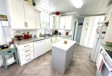 21 MAIN ROAD, HICKMAN'S HARBOUR, Newfoundland, Canada A0C 1P0, ,1 BathroomBathrooms,Residential,For Sale,MAIN ROAD,6173