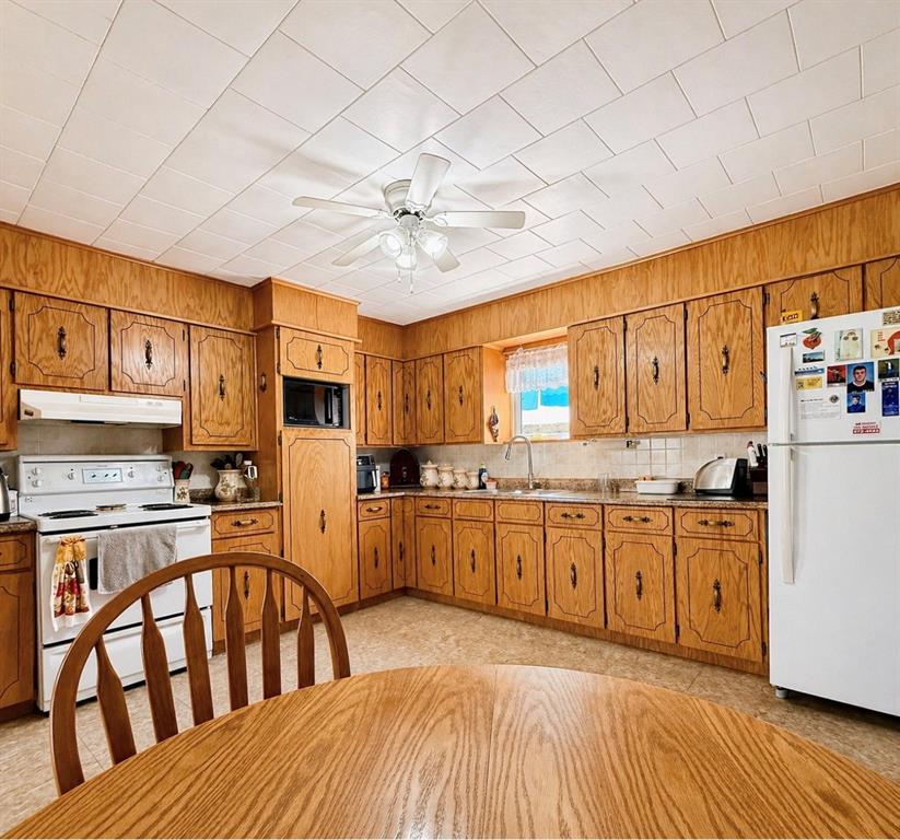 372 MAIN ROAD, SUNNYSIDE, Newfoundland, Canada A0B 3J0, ,1 BathroomBathrooms,Residential,For Sale,MAIN ROAD,6177