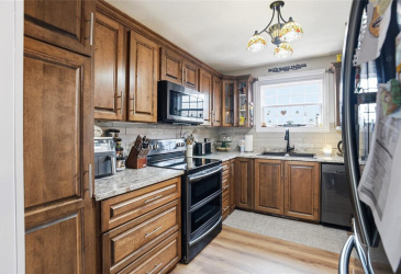 22 MT. VINCENT CRESCENT, MARYSTOWN, Newfoundland, Canada A0E 2M0, ,2 BathroomsBathrooms,Residential,For Sale,MT. VINCENT CRESCENT,6182