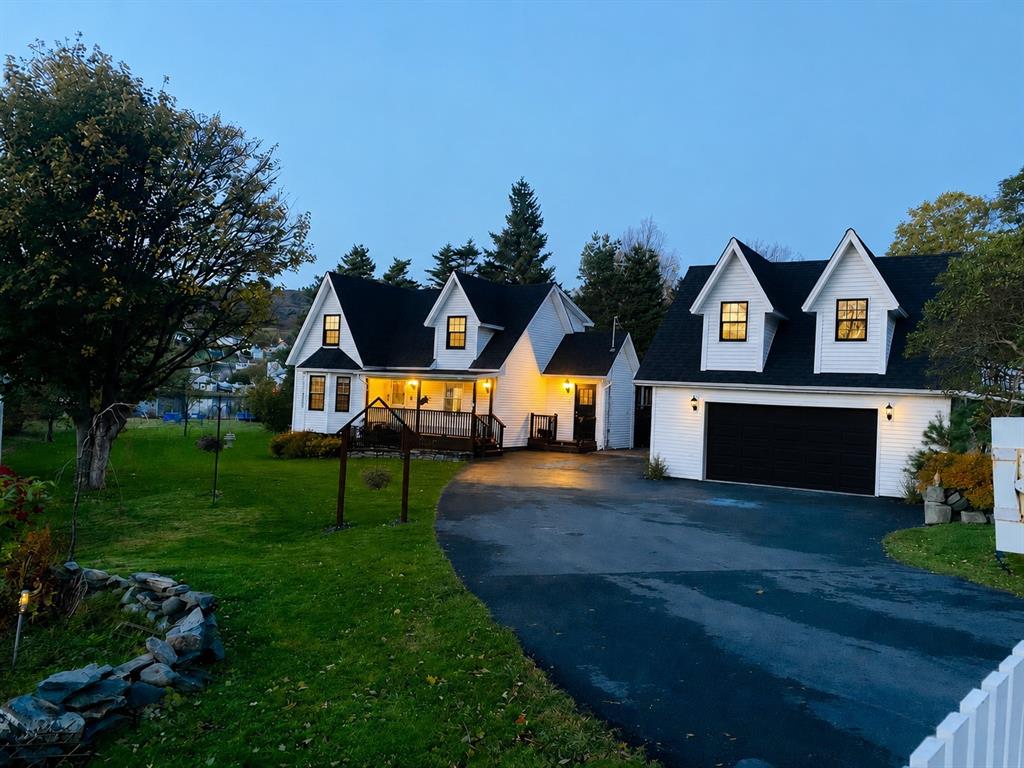 5-7 MAGISTRATES HILL, BRIGUS, Newfoundland, Canada A0A 1K0, ,2 BathroomsBathrooms,Residential,For Sale,MAGISTRATES HILL,6200