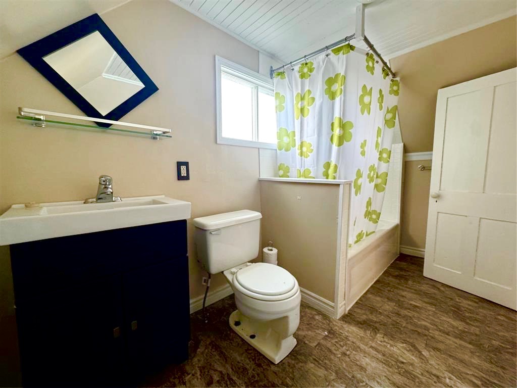 116 MARINE DRIVE, CLARENVILLE, Newfoundland, Canada A5A 1M6, ,1 BathroomBathrooms,Residential,For Sale,MARINE DRIVE,6201