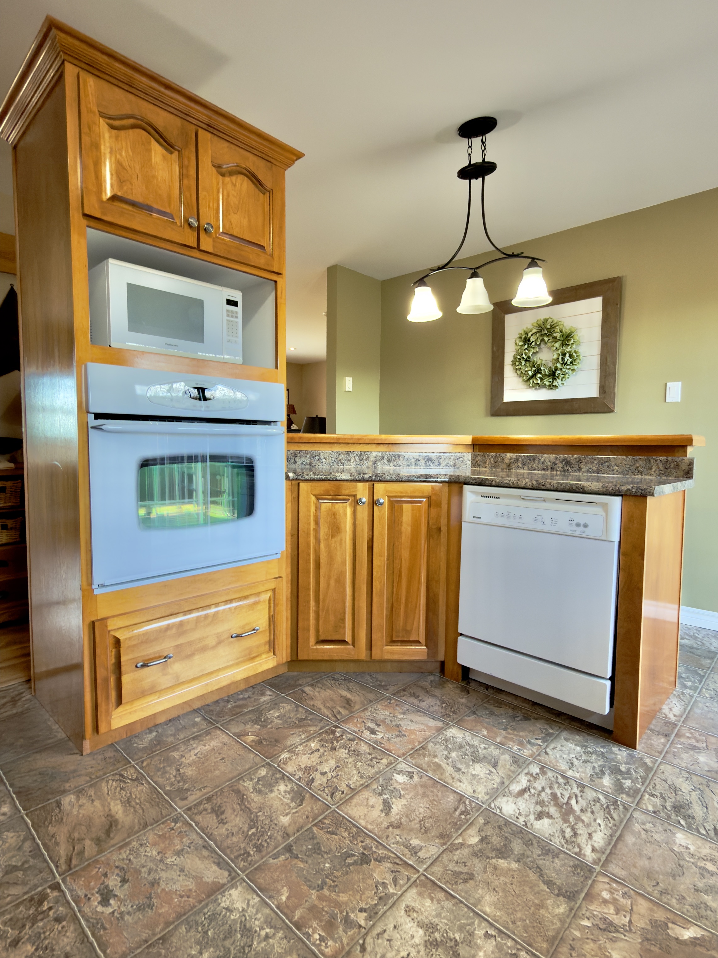 20-22 BLUNDON DRIVE, CLARENVILLE, Newfoundland, Canada A5A 4E2, ,2 BathroomsBathrooms,Residential,For Sale,BLUNDON DRIVE,6203