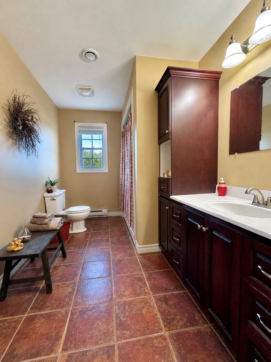 20-22 BLUNDON DRIVE, CLARENVILLE, Newfoundland, Canada A5A 4E2, ,2 BathroomsBathrooms,Residential,For Sale,BLUNDON DRIVE,6203