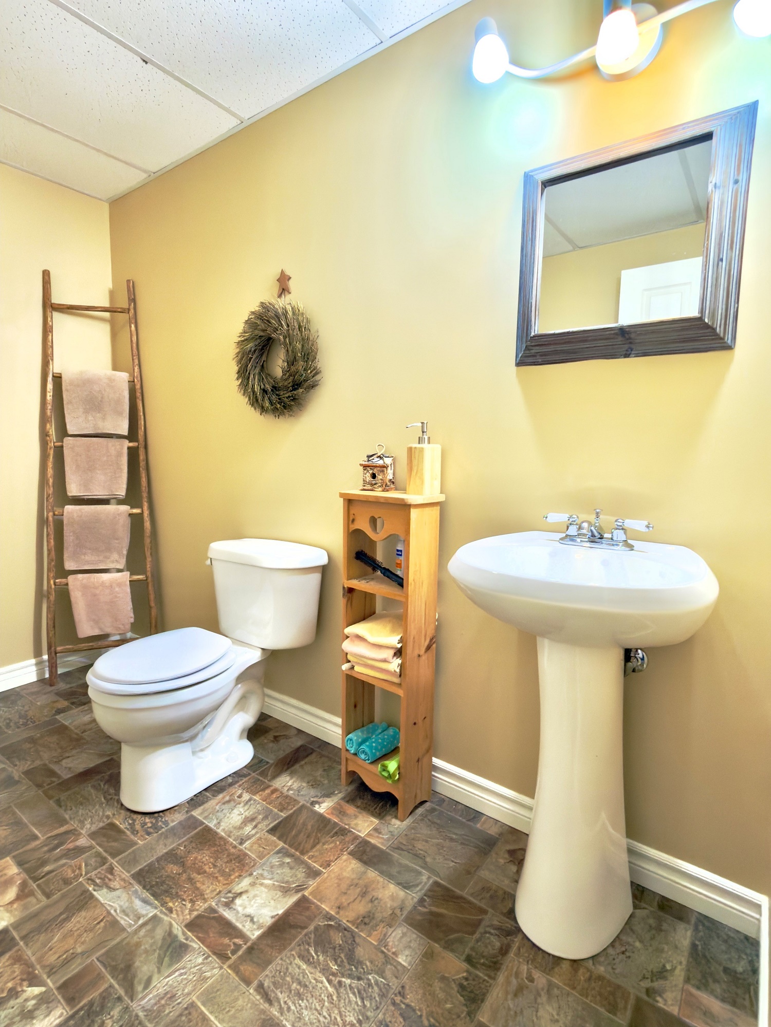 20-22 BLUNDON DRIVE, CLARENVILLE, Newfoundland, Canada A5A 4E2, ,2 BathroomsBathrooms,Residential,For Sale,BLUNDON DRIVE,6203