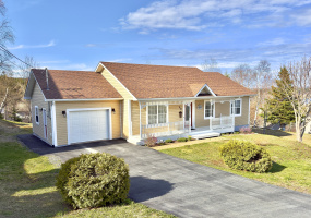 20-22 BLUNDON DRIVE, CLARENVILLE, Newfoundland, Canada A5A 4E2, ,2 BathroomsBathrooms,Residential,For Sale,BLUNDON DRIVE,6203