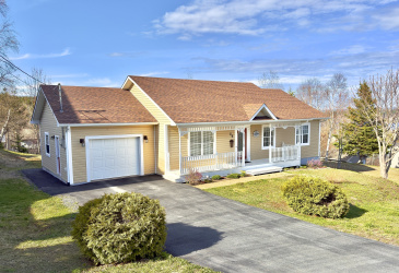 20-22 BLUNDON DRIVE, CLARENVILLE, Newfoundland, Canada A5A 4E2, ,2 BathroomsBathrooms,Residential,For Sale,BLUNDON DRIVE,6203