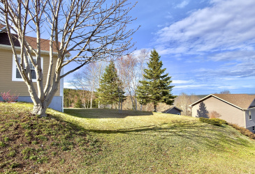 20-22 BLUNDON DRIVE, CLARENVILLE, Newfoundland, Canada A5A 4E2, ,2 BathroomsBathrooms,Residential,For Sale,BLUNDON DRIVE,6203
