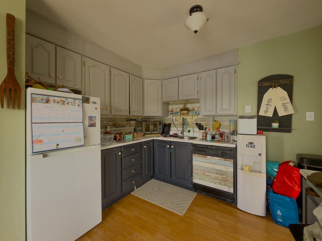 1 JAMES LANE, HILLVIEW, Newfoundland, Canada A0E2A0, ,2 BathroomsBathrooms,Residential,For Sale,JAMES LANE,6212