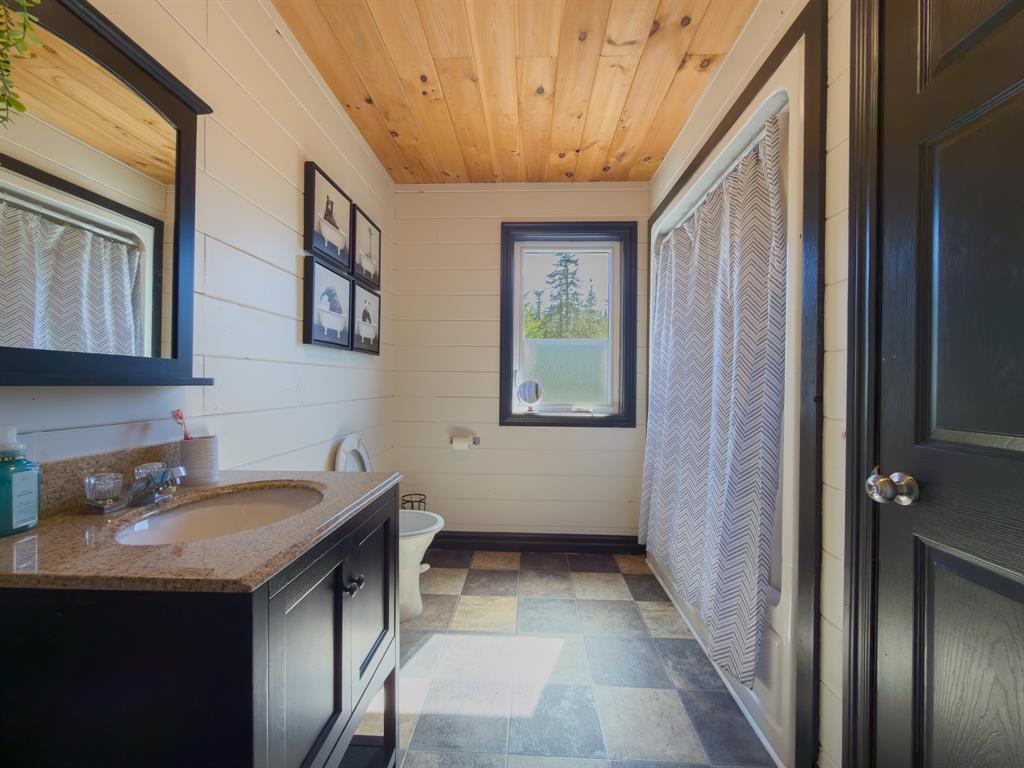 2ND DRIVEWAY OCEAN POND AVENUE, OCEAN POND, Newfoundland, Canada A0C2M0, ,1 BathroomBathrooms,Residential,For Sale,OCEAN POND AVENUE,6213