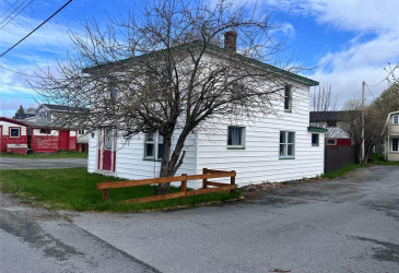 10-16 HILL AVENUE, CLARKES BEACH, Newfoundland, Canada A0A1W0, ,1 BathroomBathrooms,Residential,For Sale,HILL AVENUE,6217