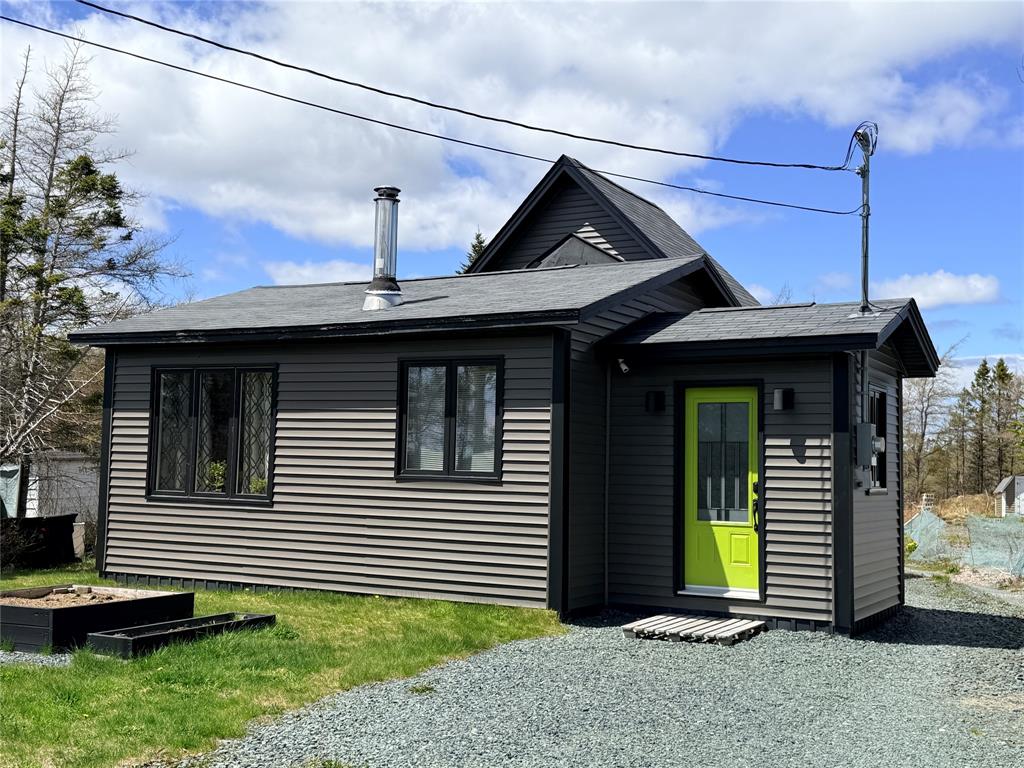 33 BEVER POND ROAD, ROACHES LINE, Newfoundland, Canada A0A 1W0, ,1 BathroomBathrooms,Residential,Reduced,BEVER POND ROAD,6220
