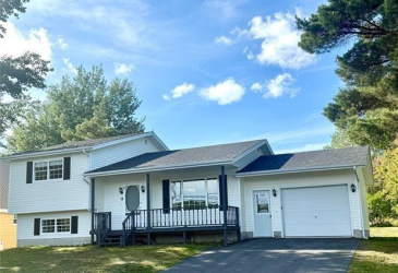 19 BAYVIEW ROAD, CLARENVILLE, Newfoundland, Canada A5A 1B3, ,1 BathroomBathrooms,Residential,For Sale,BAYVIEW ROAD,6221