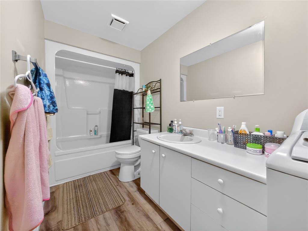 11 LORI ANN PLACE, CLARENVILLE, Newfoundland, Canada A5A 2A6, ,2 BathroomsBathrooms,Residential,Reduced,LORI ANN PLACE,6229