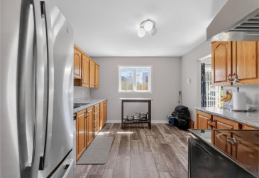 11 LORI ANN PLACE, CLARENVILLE, Newfoundland, Canada A5A 2A6, ,2 BathroomsBathrooms,Residential,Reduced,LORI ANN PLACE,6229