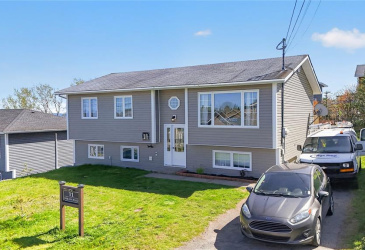 11 LORI ANN PLACE, CLARENVILLE, Newfoundland, Canada A5A 2A6, ,2 BathroomsBathrooms,Residential,Reduced,LORI ANN PLACE,6229