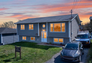 11 LORI ANN PLACE, CLARENVILLE, Newfoundland, Canada A5A 2A6, ,2 BathroomsBathrooms,Residential,Reduced,LORI ANN PLACE,6229