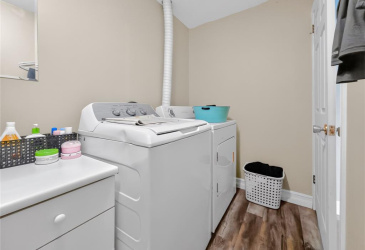 11 LORI ANN PLACE, CLARENVILLE, Newfoundland, Canada A5A 2A6, ,2 BathroomsBathrooms,Residential,Reduced,LORI ANN PLACE,6229
