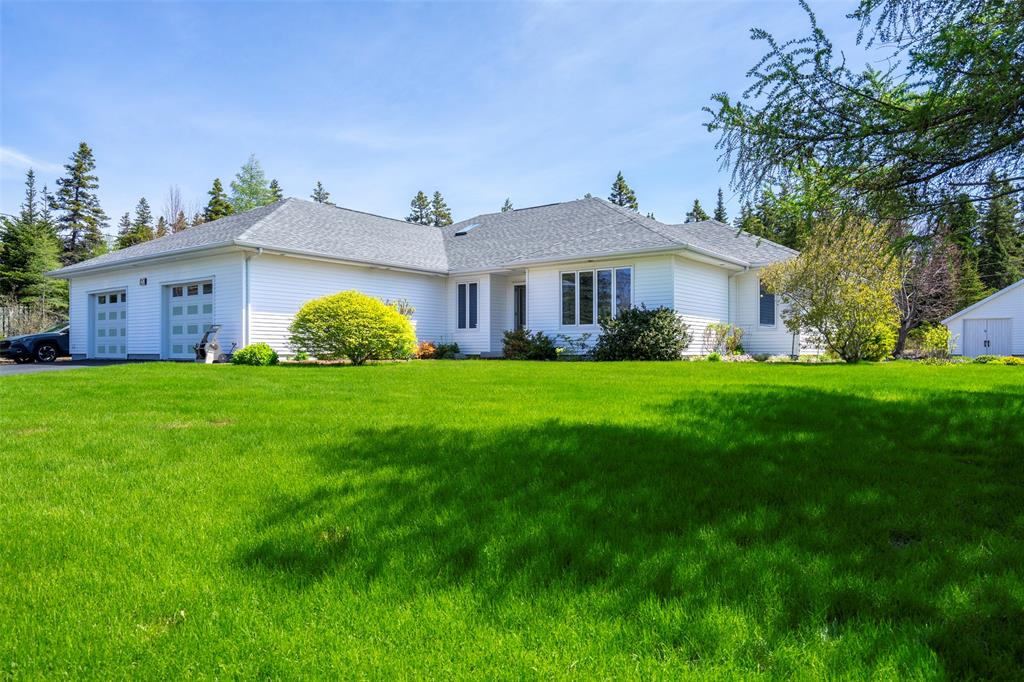 20 CONCEPTION BAY HIGHWAY, NORTH RIVER, Newfoundland, Canada A0A 3C0, ,2 BathroomsBathrooms,Residential,For Sale,CONCEPTION BAY HIGHWAY,6243