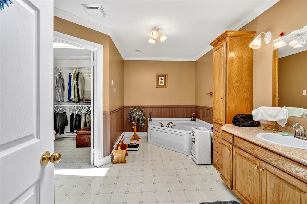 20 CONCEPTION BAY HIGHWAY, NORTH RIVER, Newfoundland, Canada A0A 3C0, ,2 BathroomsBathrooms,Residential,For Sale,CONCEPTION BAY HIGHWAY,6243