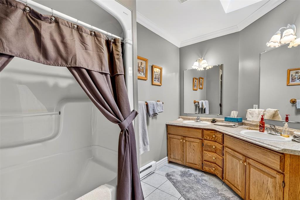20 CONCEPTION BAY HIGHWAY, NORTH RIVER, Newfoundland, Canada A0A 3C0, ,2 BathroomsBathrooms,Residential,For Sale,CONCEPTION BAY HIGHWAY,6243