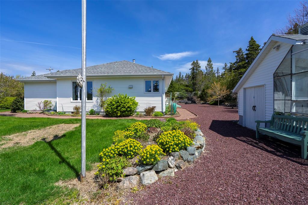 20 CONCEPTION BAY HIGHWAY, NORTH RIVER, Newfoundland, Canada A0A 3C0, ,2 BathroomsBathrooms,Residential,For Sale,CONCEPTION BAY HIGHWAY,6243