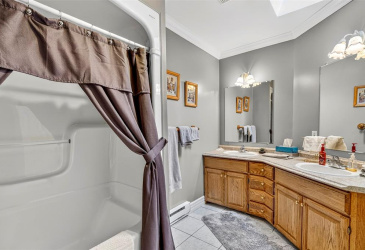 20 CONCEPTION BAY HIGHWAY, NORTH RIVER, Newfoundland, Canada A0A 3C0, ,2 BathroomsBathrooms,Residential,For Sale,CONCEPTION BAY HIGHWAY,6243