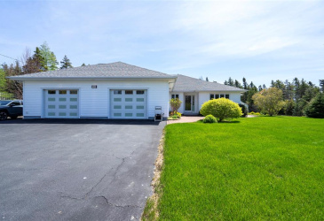 20 CONCEPTION BAY HIGHWAY, NORTH RIVER, Newfoundland, Canada A0A 3C0, ,2 BathroomsBathrooms,Residential,For Sale,CONCEPTION BAY HIGHWAY,6243