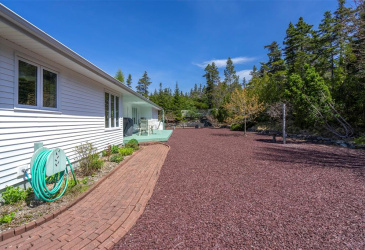 20 CONCEPTION BAY HIGHWAY, NORTH RIVER, Newfoundland, Canada A0A 3C0, ,2 BathroomsBathrooms,Residential,For Sale,CONCEPTION BAY HIGHWAY,6243