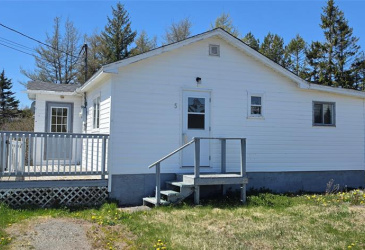 5 PARK LANE, ST. LAWRENCE, Newfoundland, Canada A0E 2V0, ,1 BathroomBathrooms,Residential,For Sale,PARK LANE,6247
