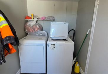 55 MAYOR AVENUE, ST. LAWRENCE, Newfoundland, Canada A0E 2V0, ,1 BathroomBathrooms,Residential,For Sale,MAYOR AVENUE,6253
