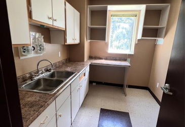 7-9 RODDICK CRESCENT, HARBOUR GRACE, Newfoundland, Canada A0A2M0, ,1 BathroomBathrooms,Commercial,For Sale,RODDICK CRESCENT,6265