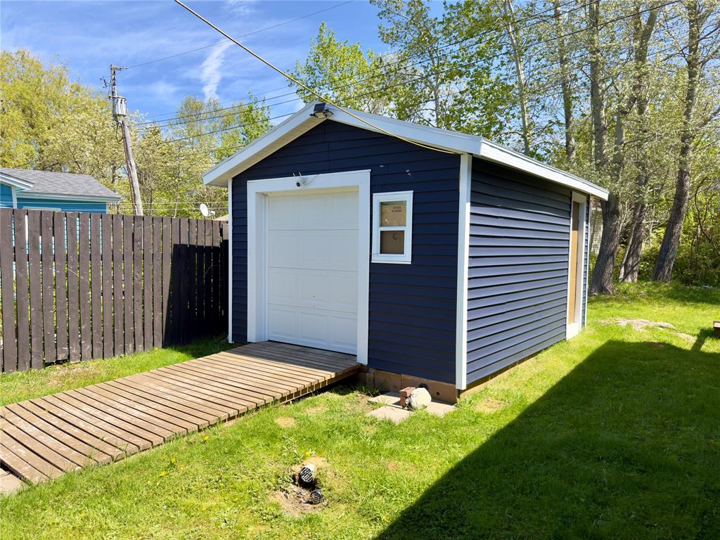 6 JACQUELINE AVE, CLARENVILLE, Newfoundland, Canada A5A 1J2, ,1 BathroomBathrooms,Residential,For Sale,JACQUELINE AVE,6266