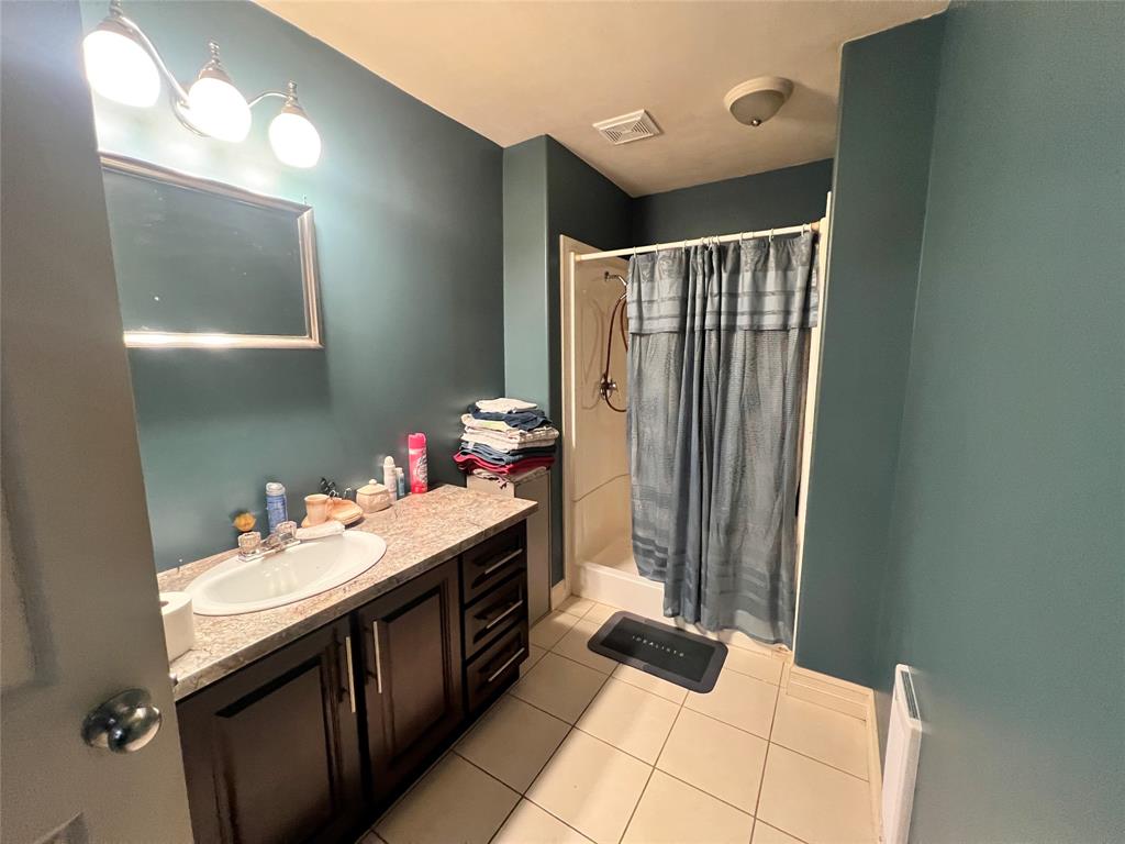 2D EARLES ROAD, BAY ROBERTS, Newfoundland, Canada A0A3V0, ,3 BathroomsBathrooms,Residential,For Sale,EARLES ROAD,6274