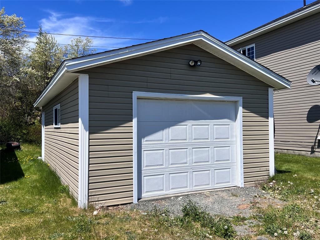 2D EARLES ROAD, BAY ROBERTS, Newfoundland, Canada A0A3V0, ,3 BathroomsBathrooms,Residential,For Sale,EARLES ROAD,6274