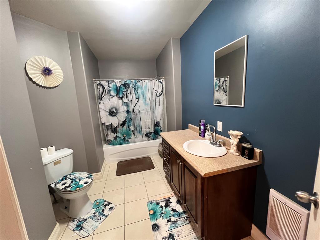 2D EARLES ROAD, BAY ROBERTS, Newfoundland, Canada A0A3V0, ,3 BathroomsBathrooms,Residential,For Sale,EARLES ROAD,6274