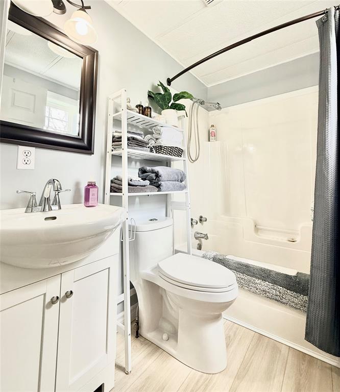42 OLD MILL ROAD, DEEP BIGHT, Newfoundland, Canada A0E 2A0, ,2 BathroomsBathrooms,Residential,For Sale,OLD MILL ROAD,6278